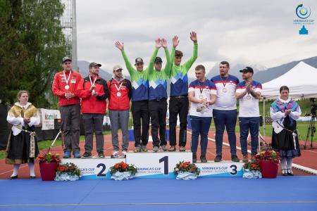 Aljaž Matija Brenk, Tim Jevšnik, Staš Modic – 1. mesto sestavljeni lok moška ekipa